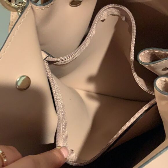 🎉last deal 🎉Guess dusty pink color crossbody bag - Picture 6 of 15